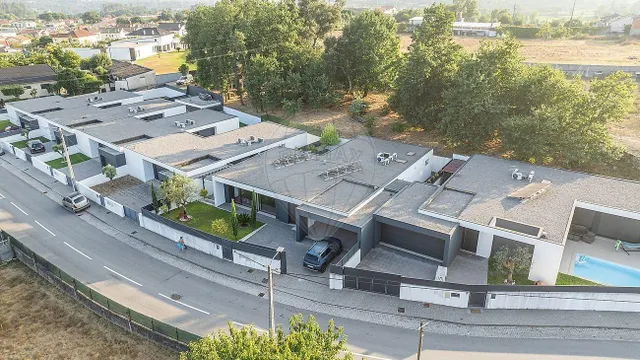 Chalet 3 habitaciones 306m² en venta - Campos e Louredo — 31