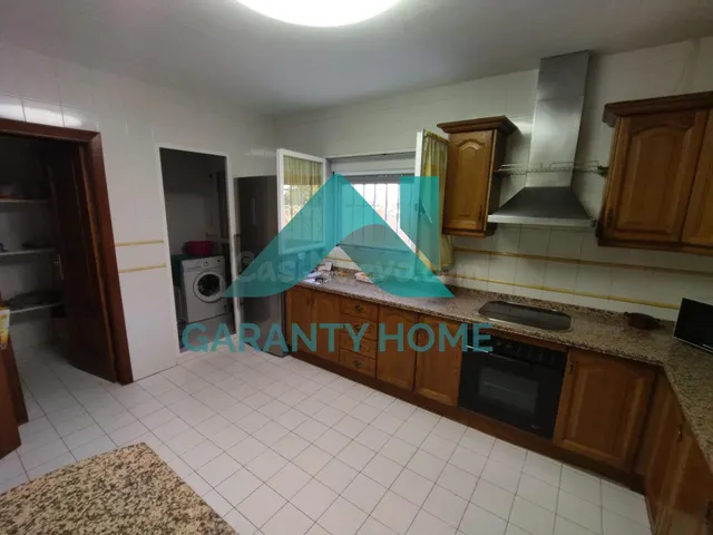 Se VENDE Chalet en zona R-66 - foto 5
