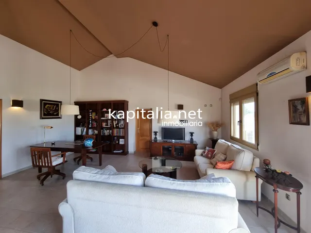 Chalet en venta en Ontinyent, a solo 200 metros del casco urbano — 13