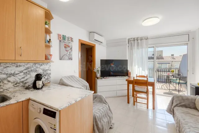 Bonito apartamento a 100 metros del mar en la zona de Salata - foto 5