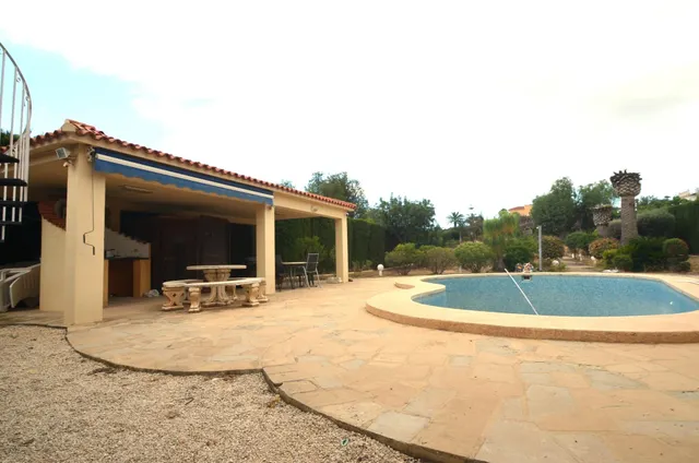 SE VENDE MAGNIFICA VILLA EN LA NUCIA — 37