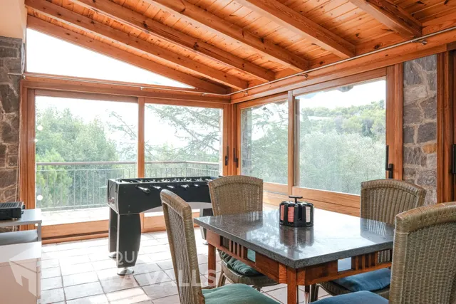 Villa de lujo con piscinas y finca de 6 ha en Sant Feliu de Codines — 18