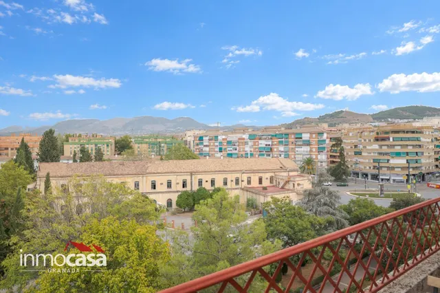 Se Vende amplio piso en  zona Villarejo, con Terraza y Vistas Despejadas — 38