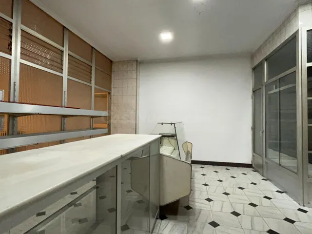 LOCAL COMERCIAL EN AVENIDA DEL CEDRE - foto 3