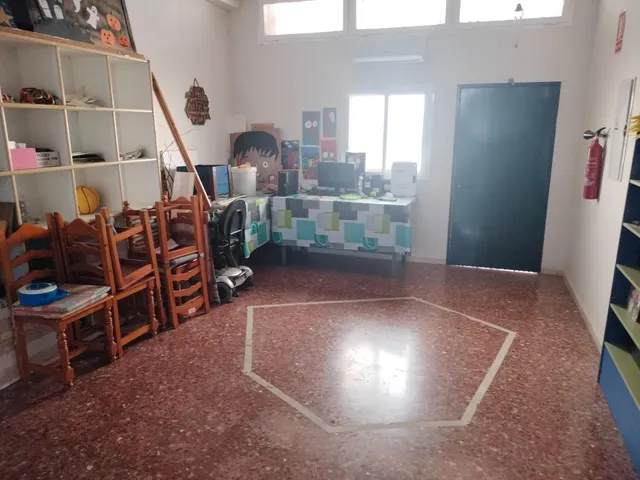 SE VENDE LOCAL COMERCIAL EN PUERTO REAL , ZONA BARRIADA 512 — 8