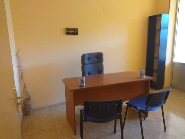 OPORTUNIDAD LOCAL EN PONFERRADA PARA OFICINAS O CENTRO DE ENSEÑANZA — 17