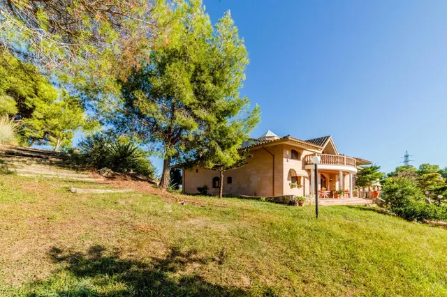 VILLA EN PLENA NATURALEZA EN CUBELLES — 43