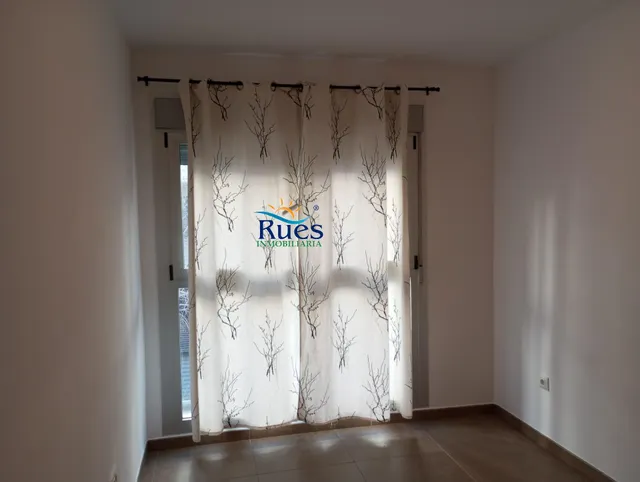 UBICADO EN ENTORNO RESIDENCIAL Y ZONA RELAJADA DE FÁCIL Y CÓMODO ACCESO — 16