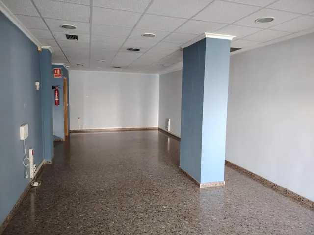 Local comercial en perfecto estado para desarrollar actividad — 4