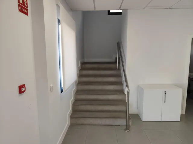 Nave en Poligono de Las Quemadas totalmente reformada y perfectamente instalada para uso mixto de oficinas y almacen — 49