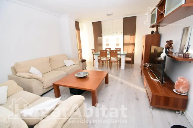 Luz, amplitud y confort familiar en este exclusivo piso esquinero en residencial con piscina, garaje y trastero — 8