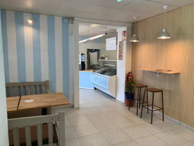 Heladería frente al mar en L’Ametlla de Mar: traspaso 38.000 €, equipada y en funcionamiento — 13