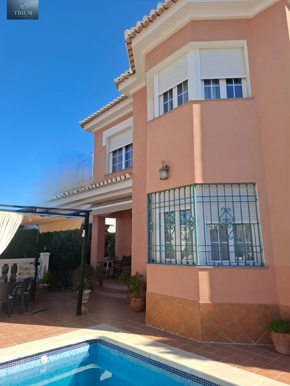Fantástico chalet en villa argaz, junto al cc serrallo plaza