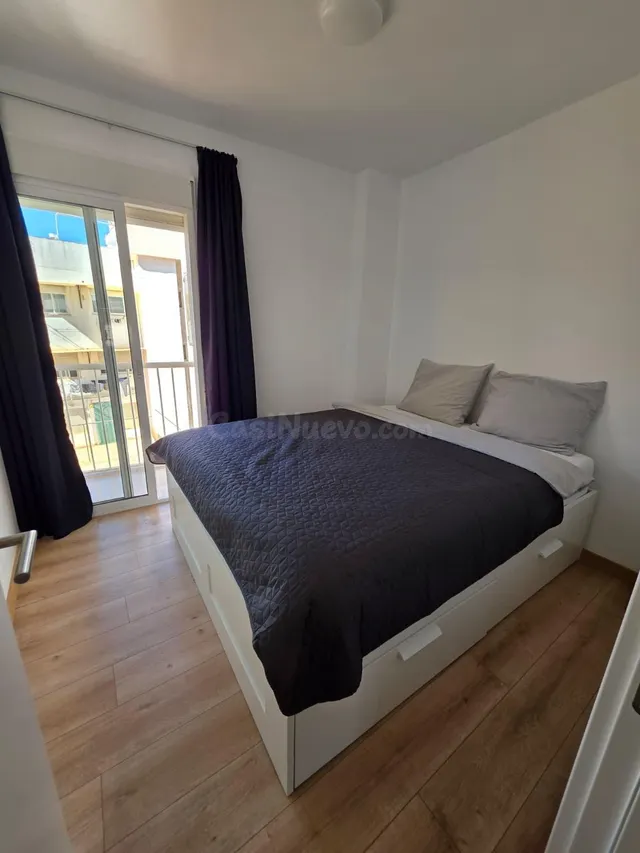 Piso a 50 m de la playa y de la plaza de España - foto 4