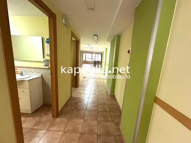 Amplia oficina en alquiler y venta en Ontinyent (Valencia) — 17