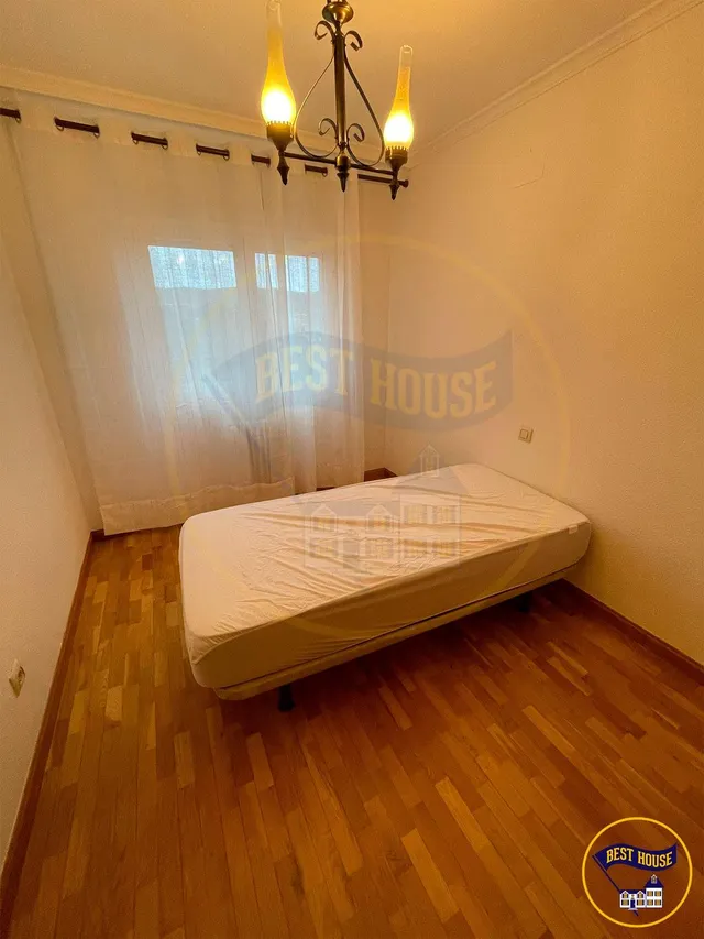 PISO EN ALQUILER — 21