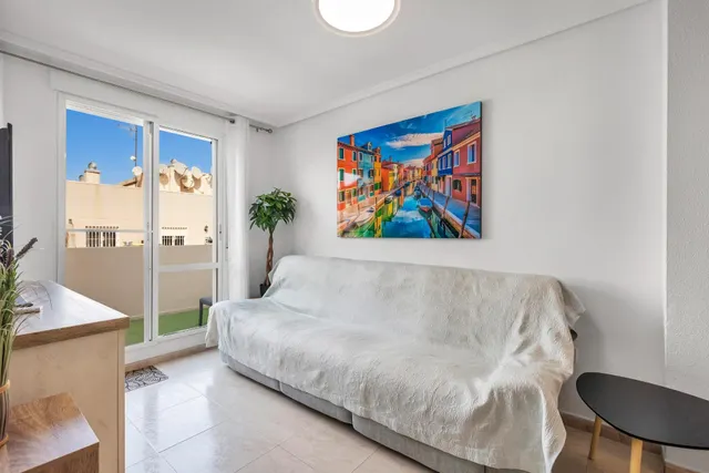 Impresionante Ático en esquina de TRES dormitorios reformado en el residencial Santa Gema — 6