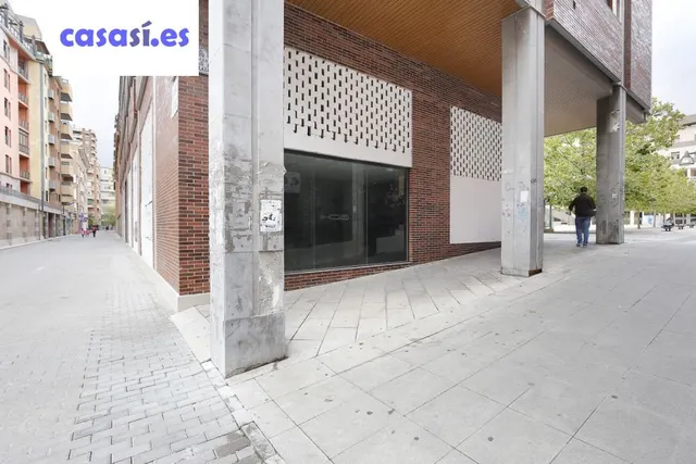 Oportunidad de inversión en local comercial al lado de Constitución. — 23