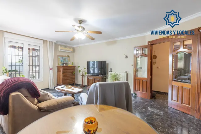 Complejo industrial con vivienda en Alhendín con 2500 metros - foto 2