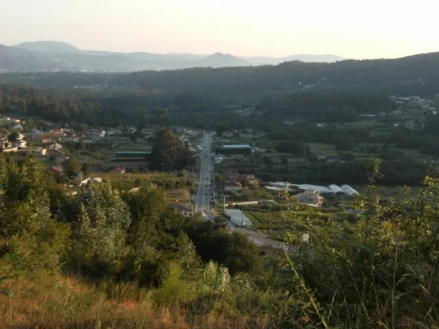REF 1131 SOLAR EN TOMIÑO DE 1200 M2. — 2