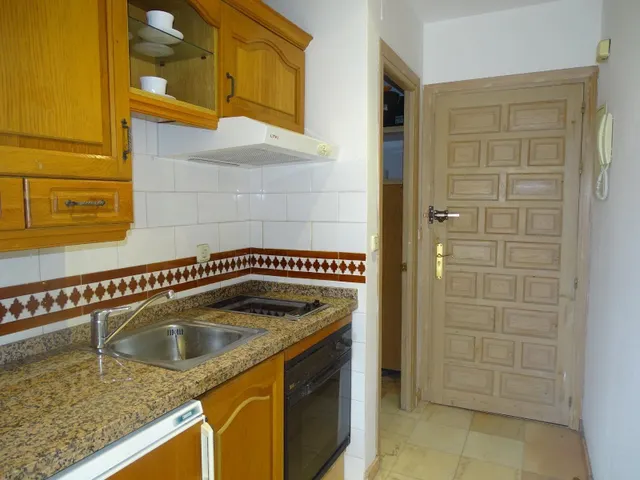 Estudio en esquina a 200 m del mar en La Carihuela, Torremolinos — 5