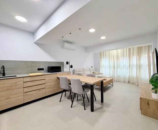 Precioso piso totalmente reformado en alquiler de larga temporada — 14