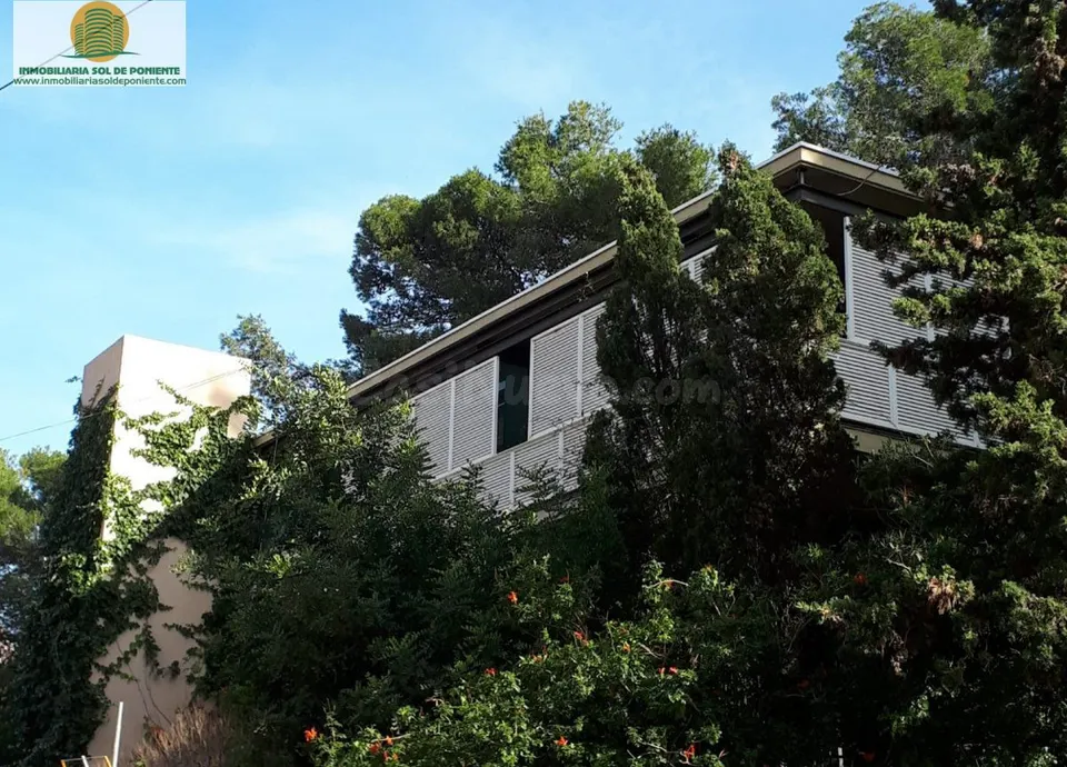 EXCLUSIVO CHALET INDEPENDIENTE ZONA SIERRA HELADA!!!