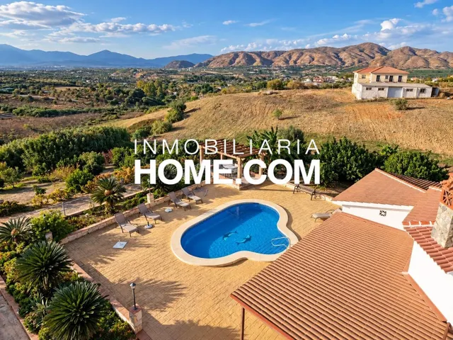 Villa independiente en una sola planta con piscina privada, jardín y licencia turística en Alhaurín de la Torre — 4