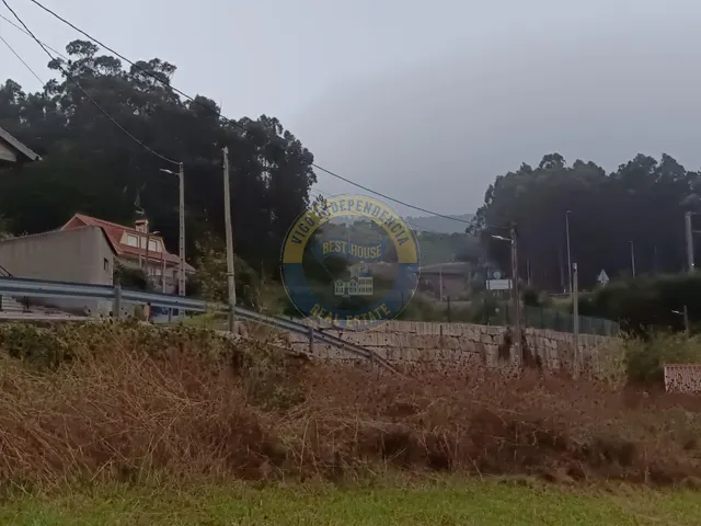 Terreno edificable en Beade (Vigo) con vistas panorámicas. — 5