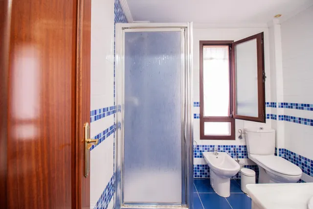 ¡Tu nuevo hogar en Bormujos! Magnífico chalet en alquiler con patio. — 39