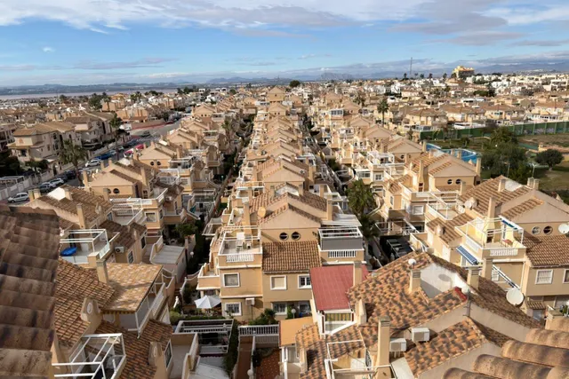 ÁTICO EN TORREBLANCA CON PARKING, PISCINA COMUNITARIA Y VISTAS DESPEJADAS! — 19