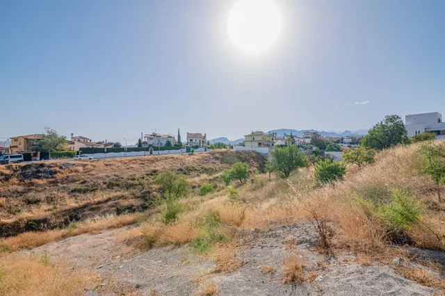 TERRENO EDIFICABLE EN LA ZUBIA — 7