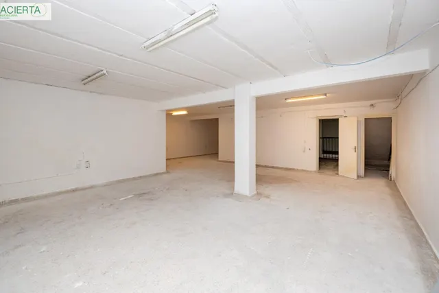Local comercial con casi 1000 m2 en plena Gran via de Granada. Oportunidad única y exclusiva — 26
