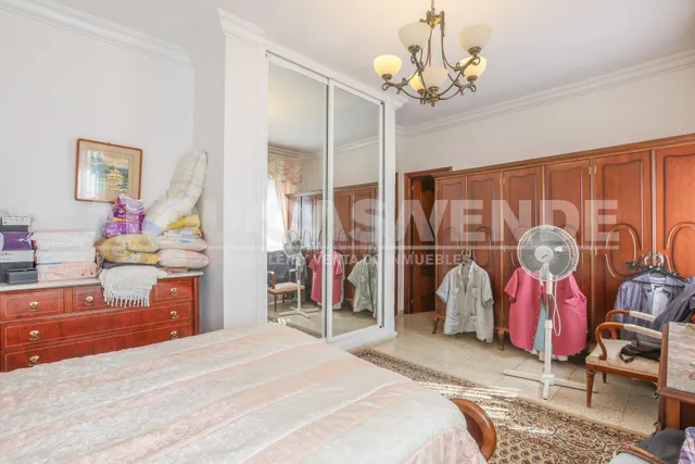 ¡Gran Oportunidad de Inversión! Parcela urbana de 2.400 m2 segregable en 3 parcelas de 800 m2 con chalet existente en Urb. Santa Genoveva — 23