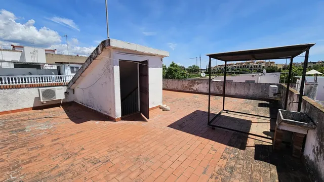 ✨ ¡Gran casa con cochera cerrada , llena de posibilidades! — 12
