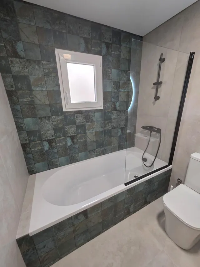 Apartamento con terraza, Alicante, Torrevieja, Playa de los Locos. 3 habitaciones, 110 m2, 200 metros al mar — 19