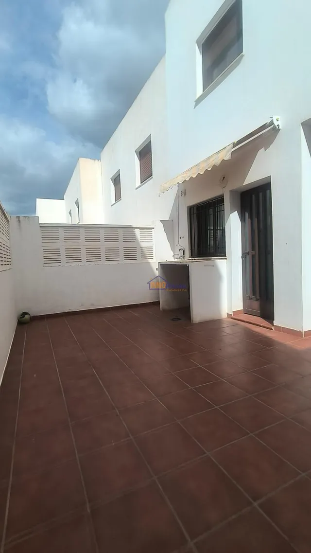 Amplio Adosado en el Corazón de Fondon por solo €125,000 — 11