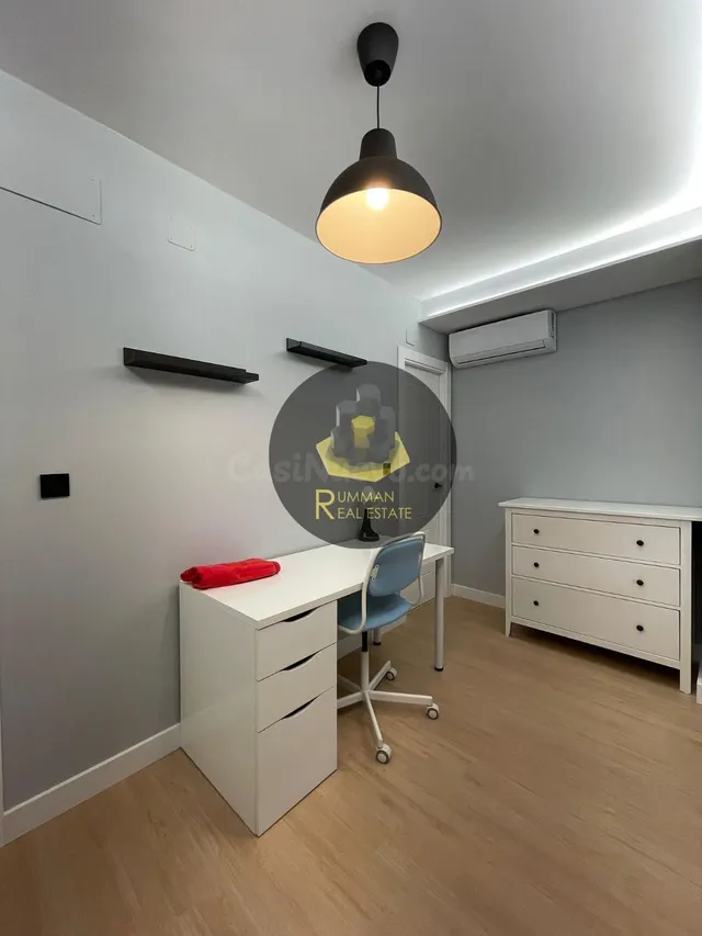 EST / ERASMUS / Piso de CINCO Dormitorios en la zona del REA - foto 3