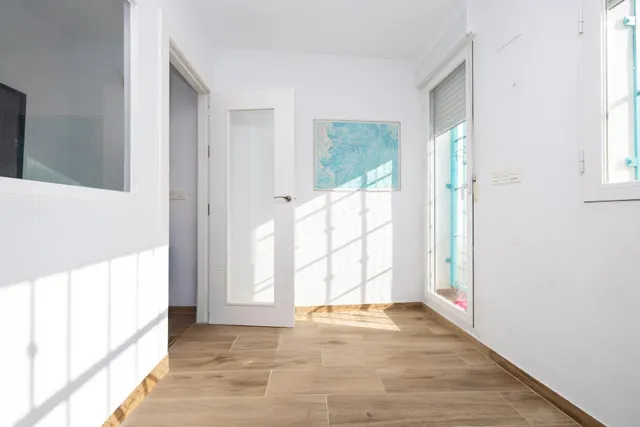 ¡Tu hogar soñado te espera en esta espectacular casa reformada! — 28