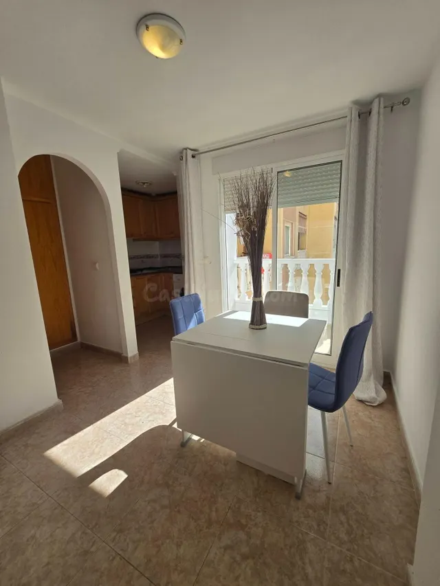 GRAN ESTUDIO EN TORREVIEJA: 1 ASEO - foto 2