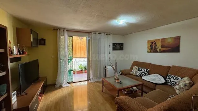 Acogedor Piso Semi-Reformado, sin ascensor, en el Corazón de - foto 3