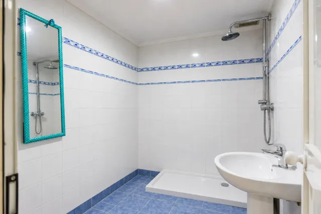 Fabulosa casa con patio ajardinado en Gelves, a diez minutos del centro de Sevilla. — 34