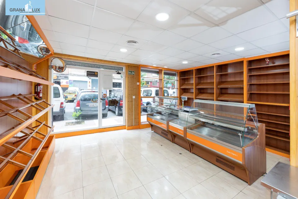 LOCAL COMERCIAL EN EL CHARCÓN