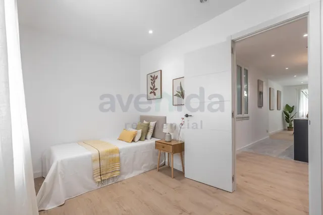 Elegante vivienda reformada de 3 dormitorios en Calle Bailén — 24