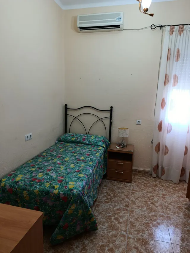 SE VENDE PISO DE TRES habitaciones AL LADO DE LA PLAYA — 16