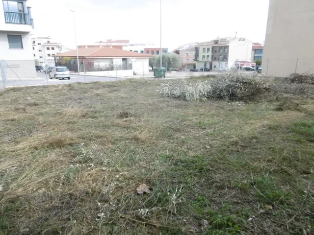 PARCELA URBANA CON CASA DE PIEDRA PARA REHABILITAR — 4
