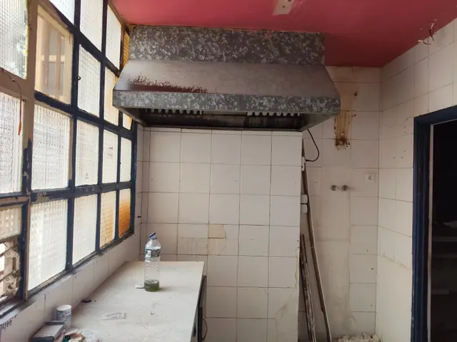 SE ALQUILA BAR EN CALLE LORENZO PARDO — 11