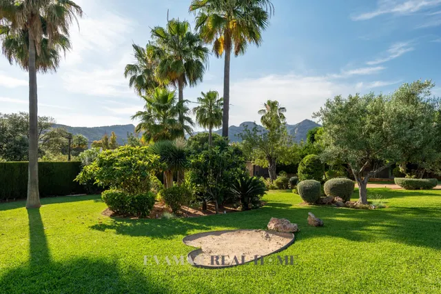 CHALET UNIFAMILIAR CON PISCINA DESBORDANTE Y VISTAS A LA SERRA DE TRAMUNTANA — 8