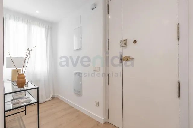 Elegante vivienda reformada de 3 dormitorios en Calle Bailén — 33