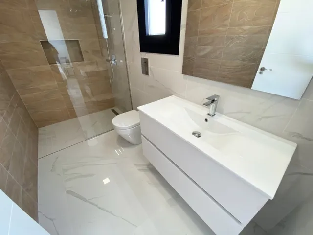 CHALET DE DISEÑO INDEPENDIENTE CON PISCINA — 11